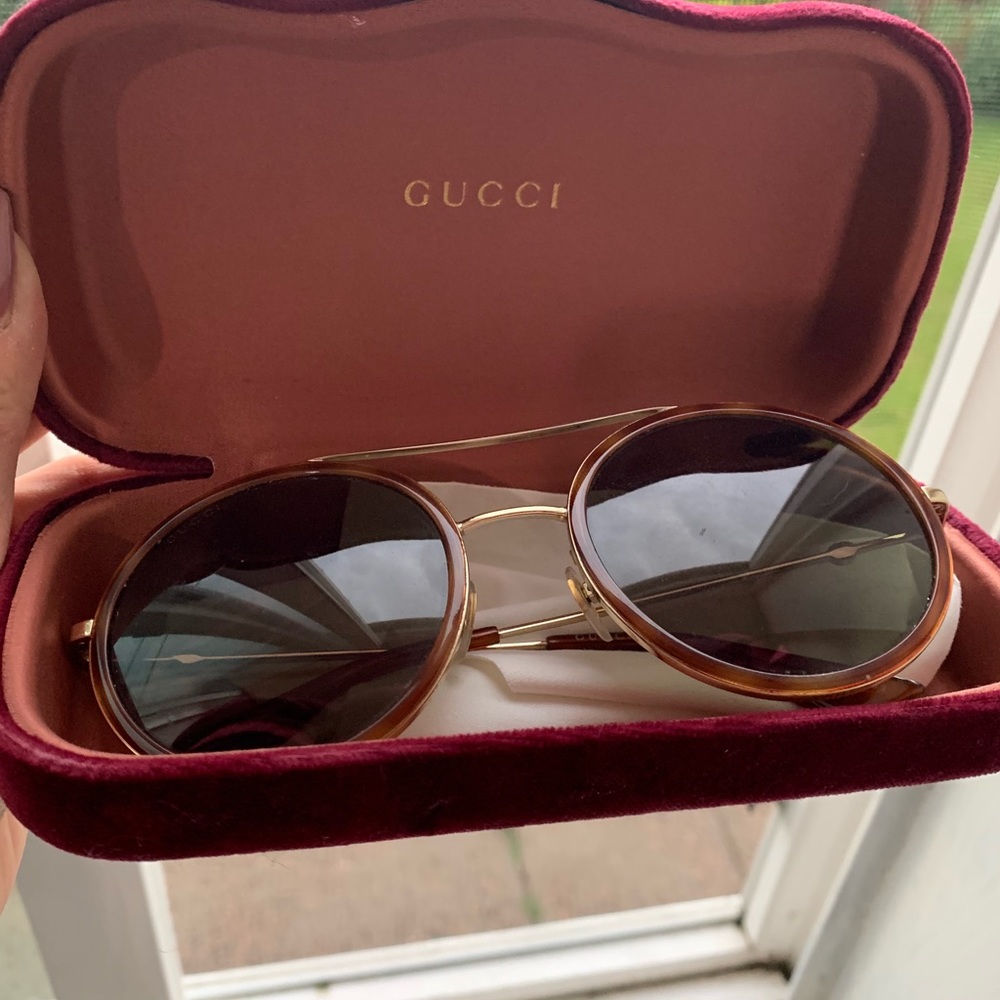 Authentic Gucci sunglasses - Picture 2 of 5
